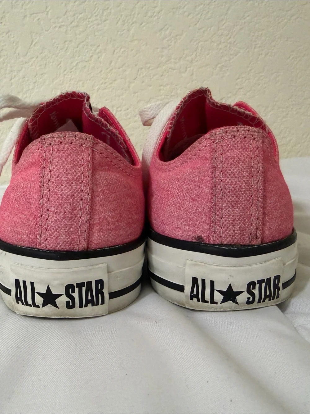 Converse Chuck Taylor All-Star Low Top Sneakers in Light Pink - Picture 7 of 8